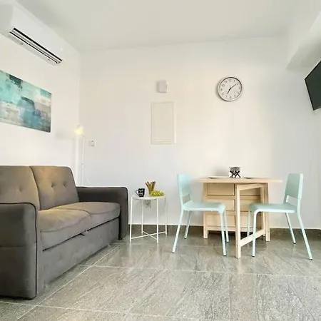 Ev Zin - Modern, Cozy, 1 Bed, Pool, 2 Balconies, A105 Appartement