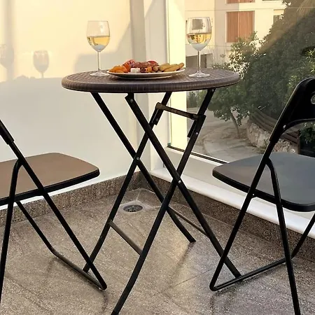 Ev Zin - Modern, Cozy, 1 Bed, Pool, 2 Balconies, A105