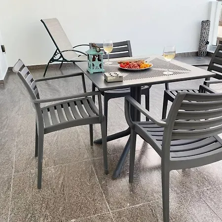 Ev Zin - Modern, Cozy, 1 Bed, Pool, 2 Balconies, A105 * Paphos