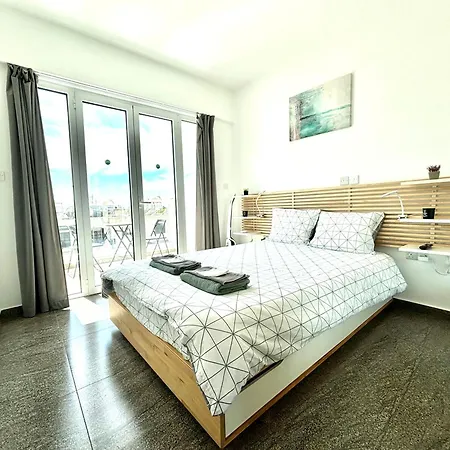 Ev Zin - Modern, Cozy, 1 Bed, Pool, 2 Balconies, A105