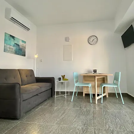 Appartement Ev Zin - Modern, Cozy, 1 Bed, Pool, 2 Balconies, A105 *