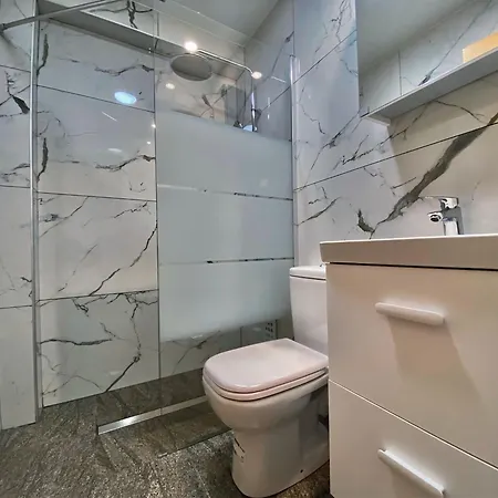 Ev Zin - Modern, Cozy, 1 Bed, Pool, 2 Balconies, A105 Paphos