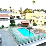 Lägenhet Ev Zin - Modern, Cozy, 1 Bed, Pool, 2 Balconies, A105 *