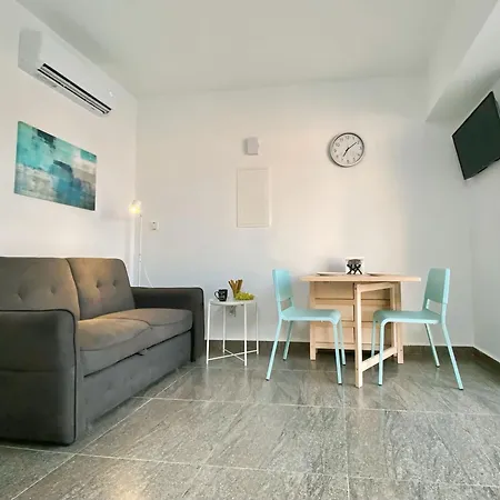 Ev Zin - Modern, Cozy, 1 Bed, Pool, 2 Balconies, A105