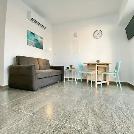 公寓 Ev Zin - Modern, Cozy, 1 Bed, Pool, 2 Balconies, A105 *