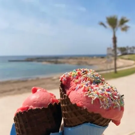 Lägenhet Ev Zin - Modern, Cozy, 1 Bed, Pool, 2 Balconies, A105 Paphos