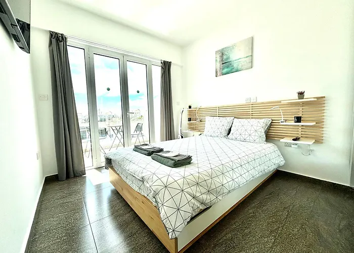 Ev Zin - Modern, Cozy, 1 Bed, Pool, 2 Balconies, A105