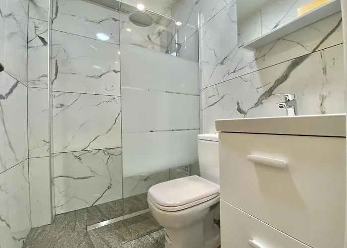 Ev Zin - Modern, Cozy, 1 Bed, Pool, 2 Balconies, A105 Apartmán *