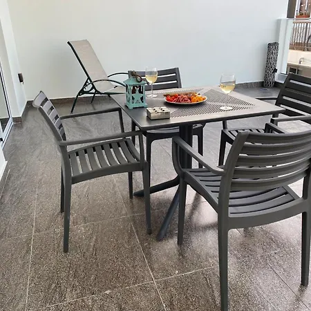 Ev Zin - Modern, Cozy, 1 Bed, Pool, 2 Balconies, A105 Paphos