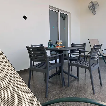 アパート Ev Zin - Modern, Cozy, 1 Bed, Pool, 2 Balconies, A105 *