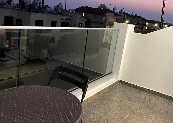 Ev Zin - Modern, Cozy, 1 Bed, Pool, 2 Balconies, A105 アパート *